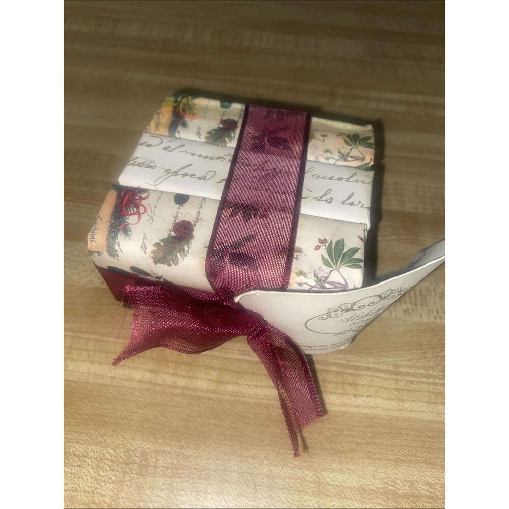 ALCHIMIA Italy Holiday 3 Soap Set 3.5oz/100g Bars Holly Berry New Unwrapped